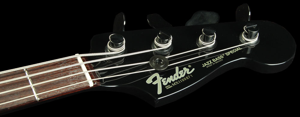 4884_Fender_Duff_McKagan_P-Bass_Pearl_MX1100071_c.jpg