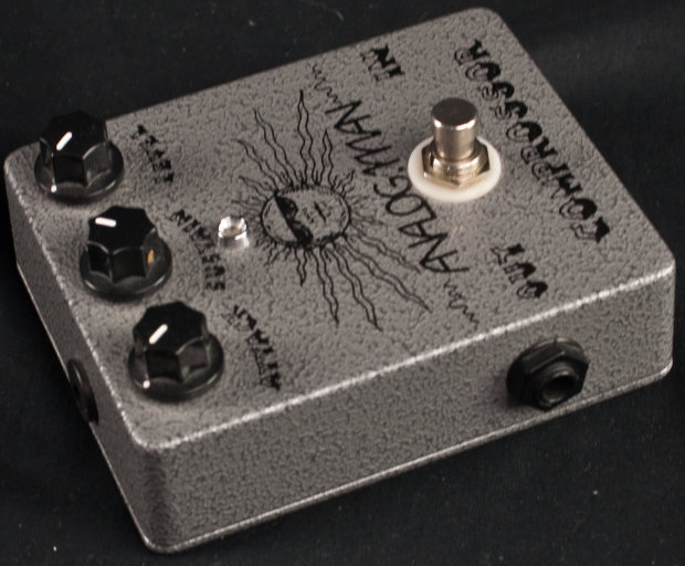 AnalogMan_Bi_Comprossor_Pedal.jpg